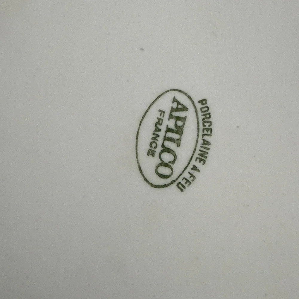1.5 Quart Oval Casserole & Boar Lid Apilco Classic